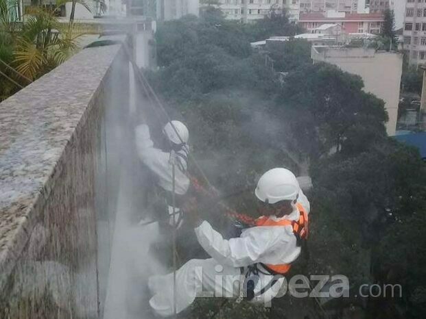 Limpeza de Fachada - Hidrojateamento RJ.jpg